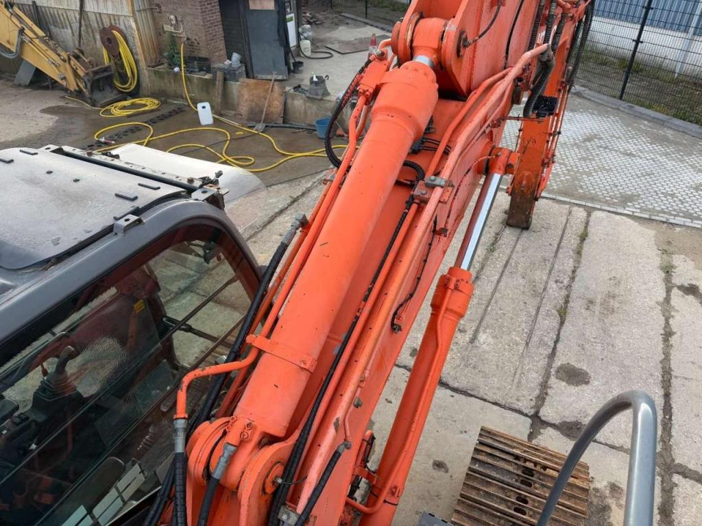 Hitachi ZX 180 LC-3 Photo 30