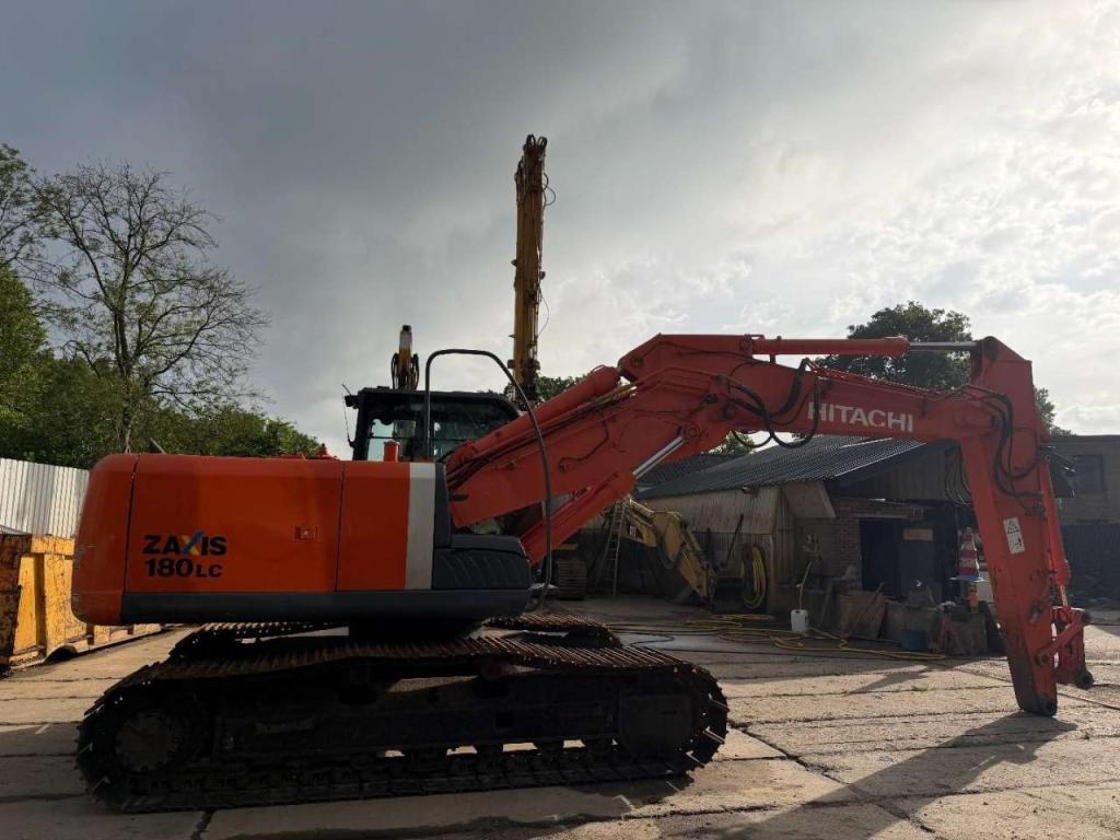 Hitachi ZX 180 LC-3 Photo 4