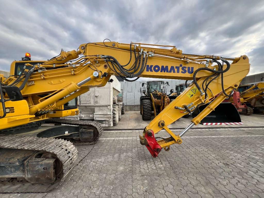 Komatsu PC210NLC-11E0 Photo 12