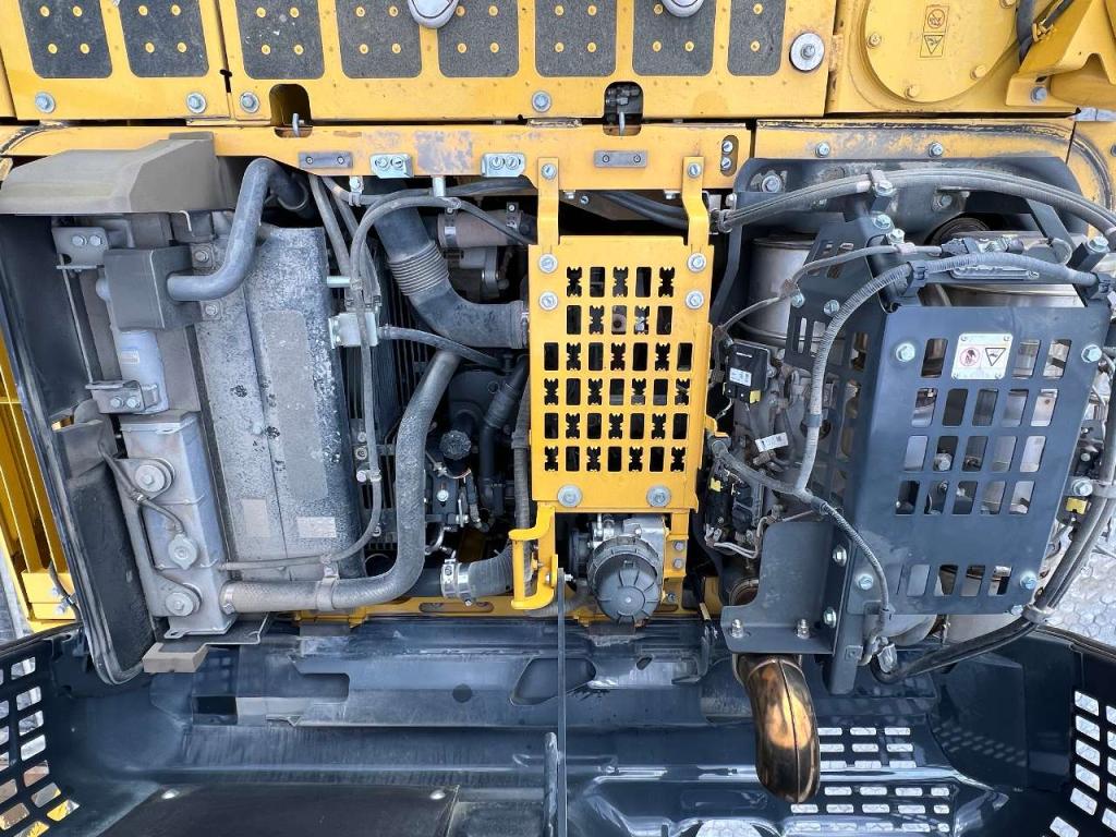 Komatsu PC210NLC-11E0 Photo 17