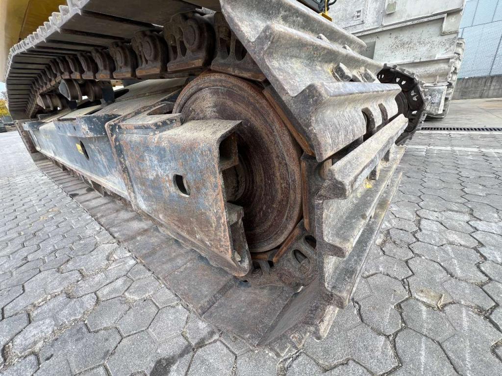 Komatsu PC210NLC-11E0 Photo 23