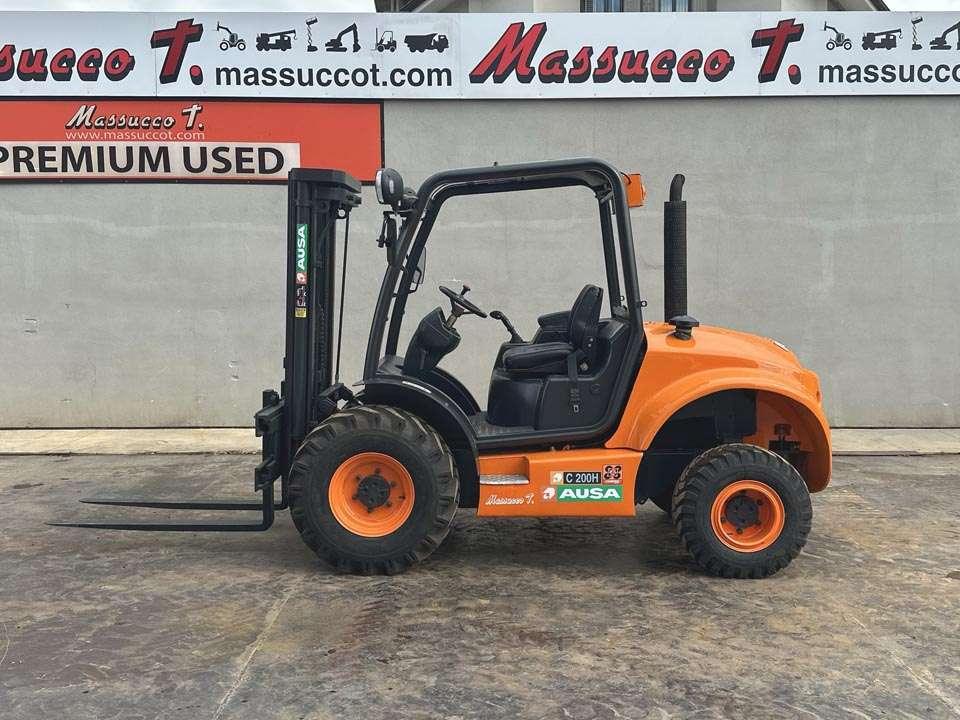 Ausa C200H 4x4 Photo 2