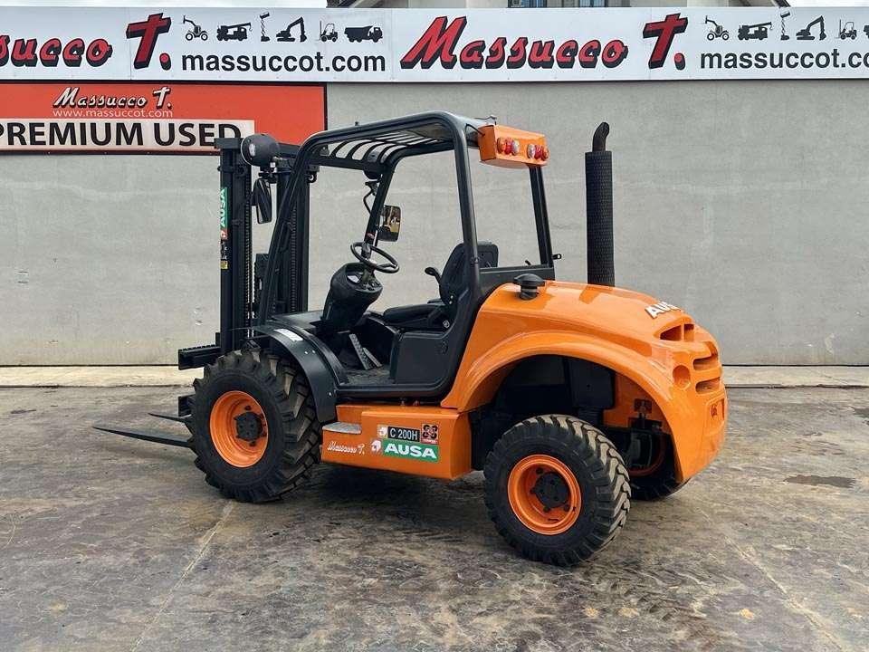 Ausa C200H 4x4 Photo 3