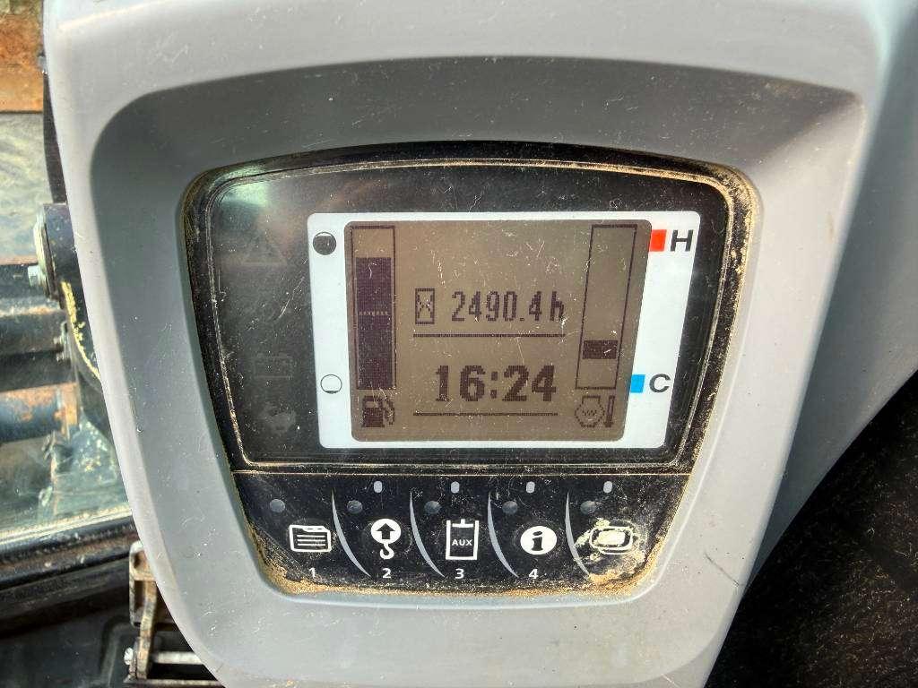 Kubota KX037-4 - Hammer Lines / Quick Coupler Photo 27