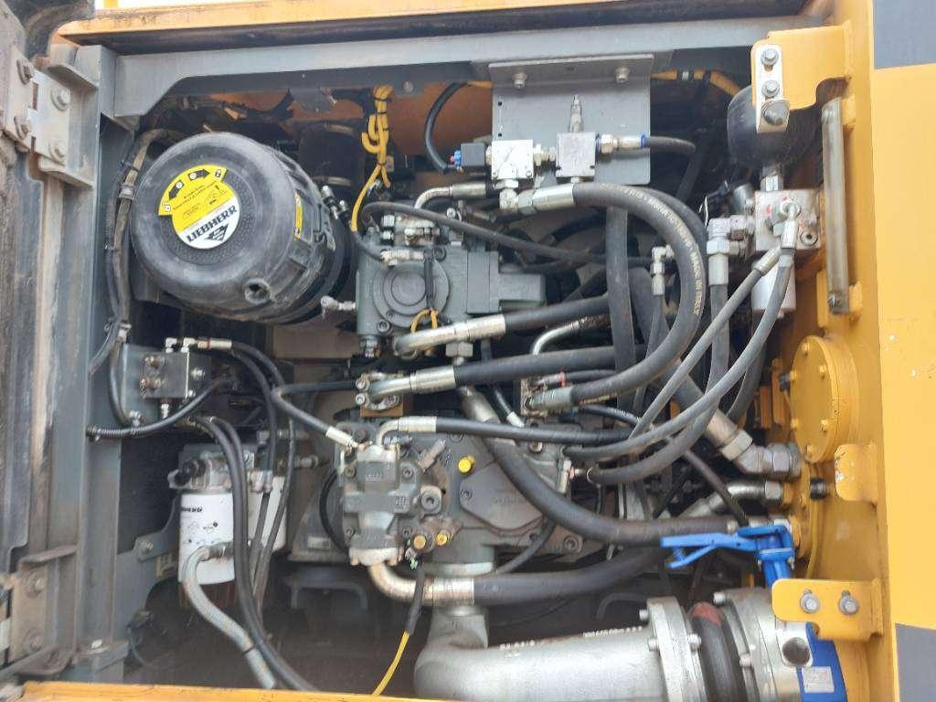 Liebherr R936LC Photo 14