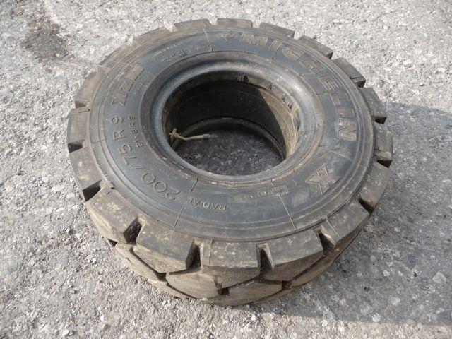 Michelin 200/75 R 9 XZM Photo 2