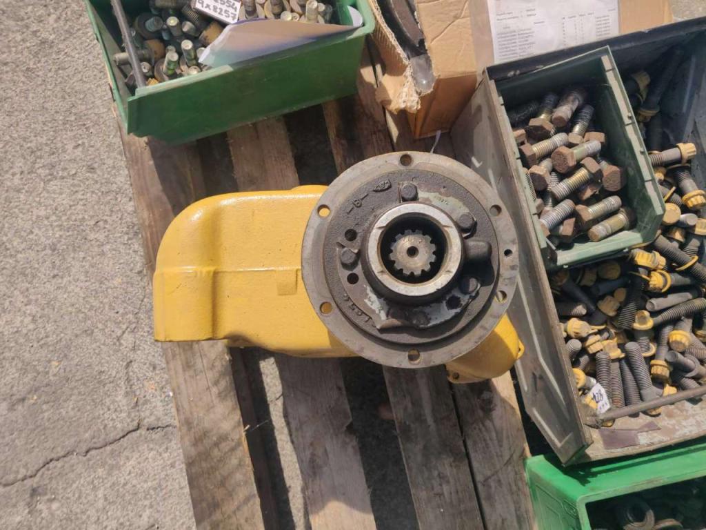 Engine oil pump for Caterpillar D398B Photo 3