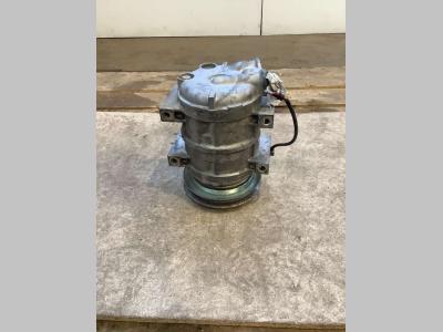 Air conditioning compressor for Fiat Hitachi EX215 sold by Massucco T. Srl Area Ricambi