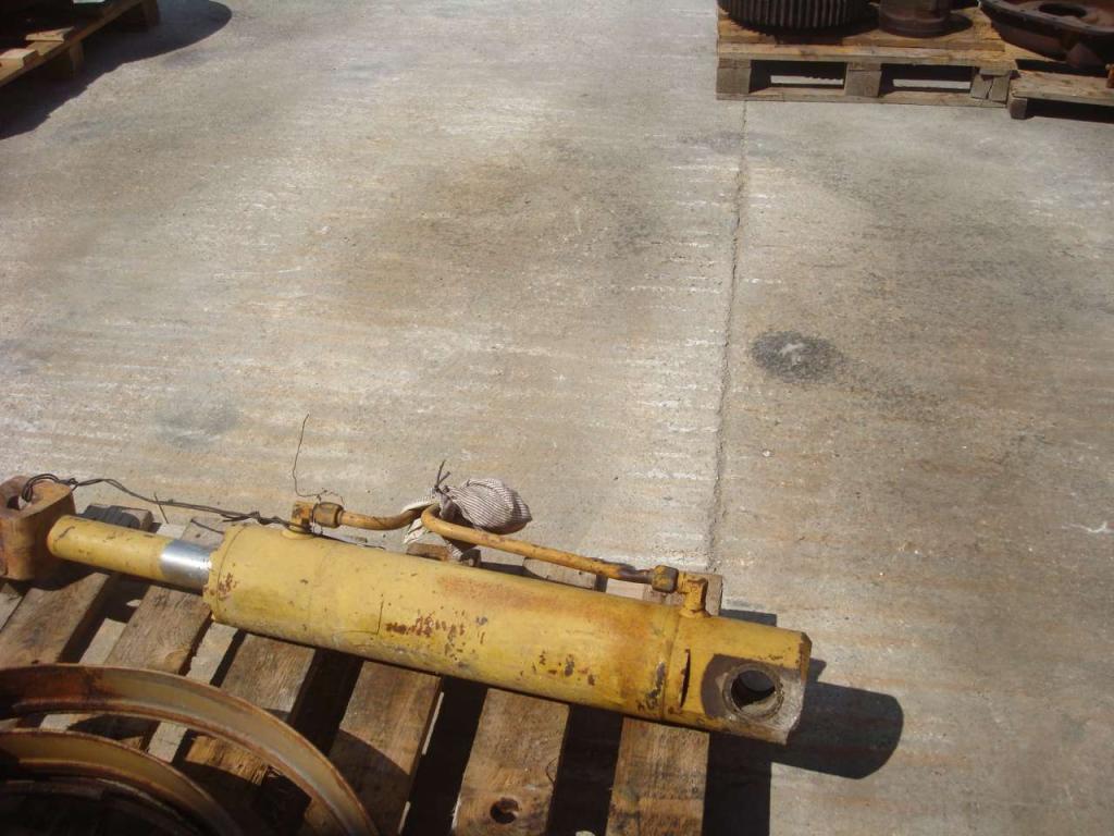 Bucket rotation piston for Fiat Allis FR10B Photo 3