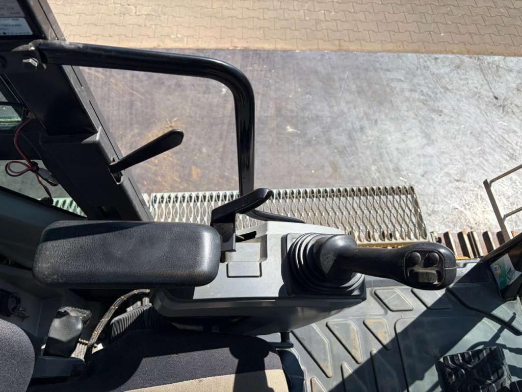Caterpillar 326FL Photo 21