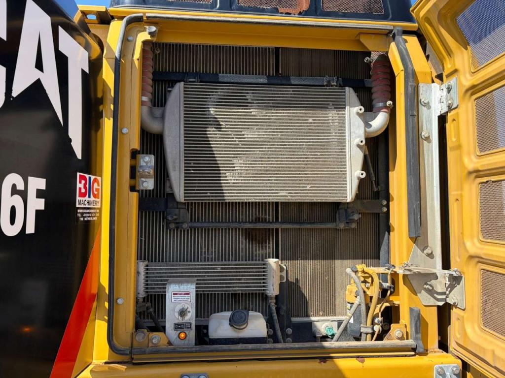 Caterpillar 326FL Photo 28