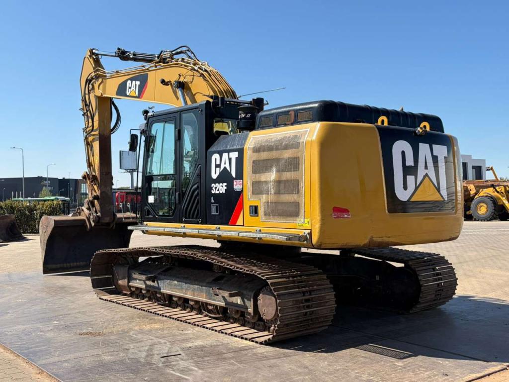 Caterpillar 326FL Photo 3