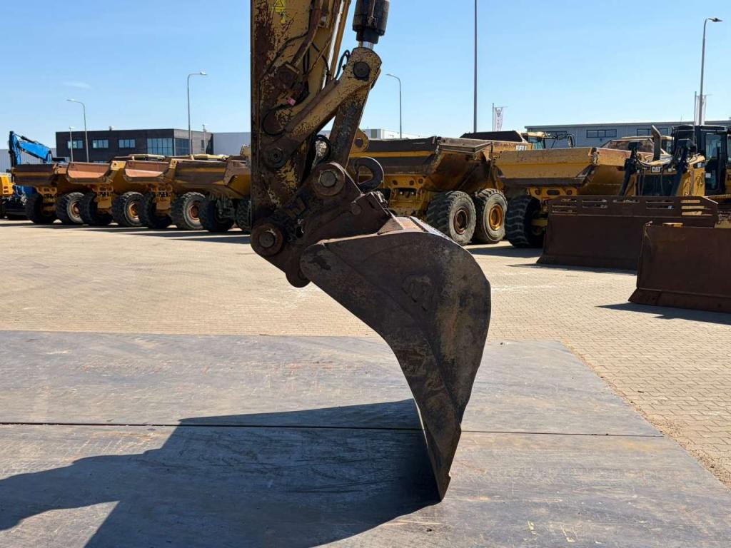 Caterpillar 326FL Photo 9