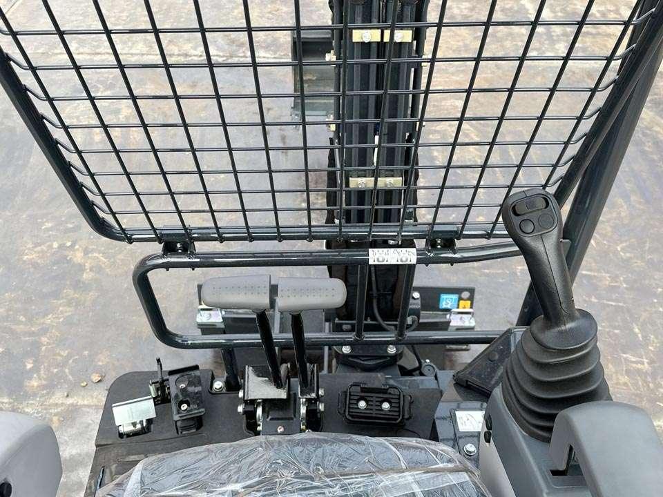 Hitachi ZX19U-2P Photo 16