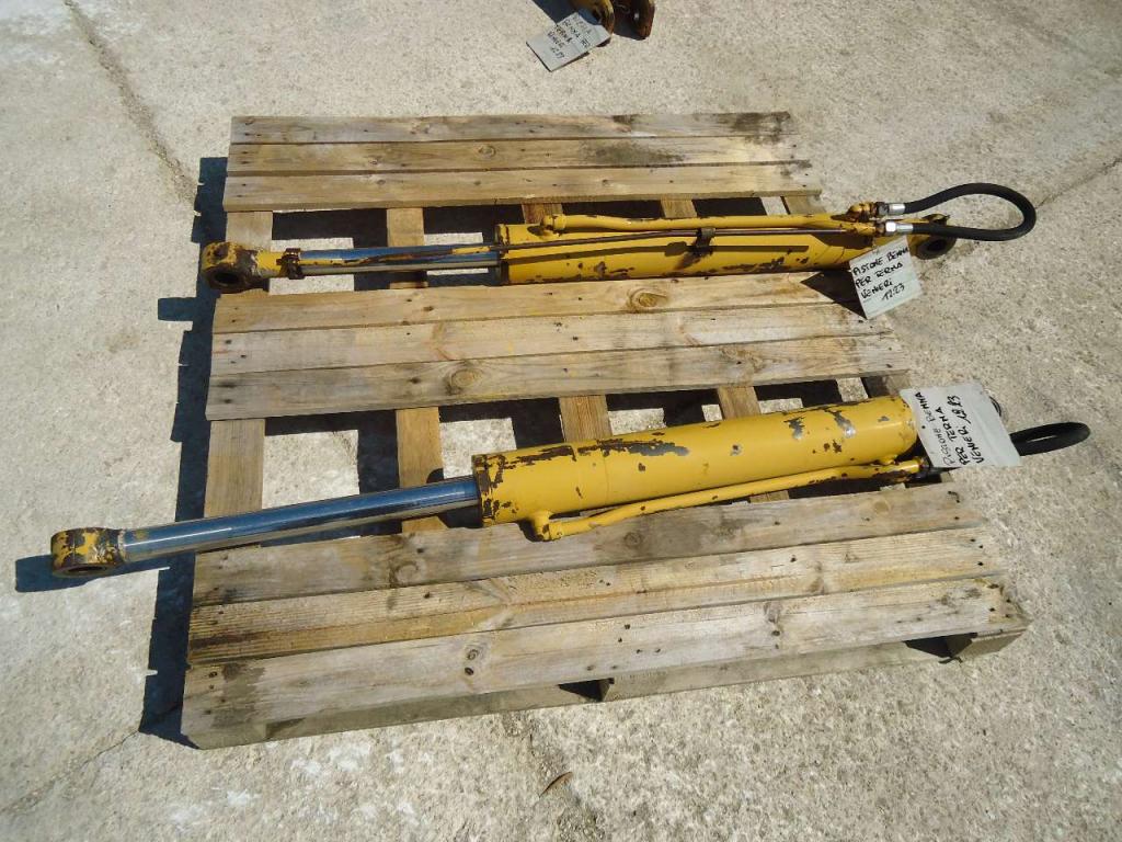 Bucket rotation piston for Venieri 12.23 Photo 2