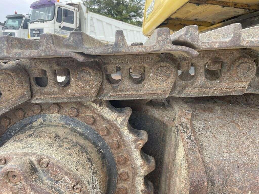 New Holland E 245 Photo 2