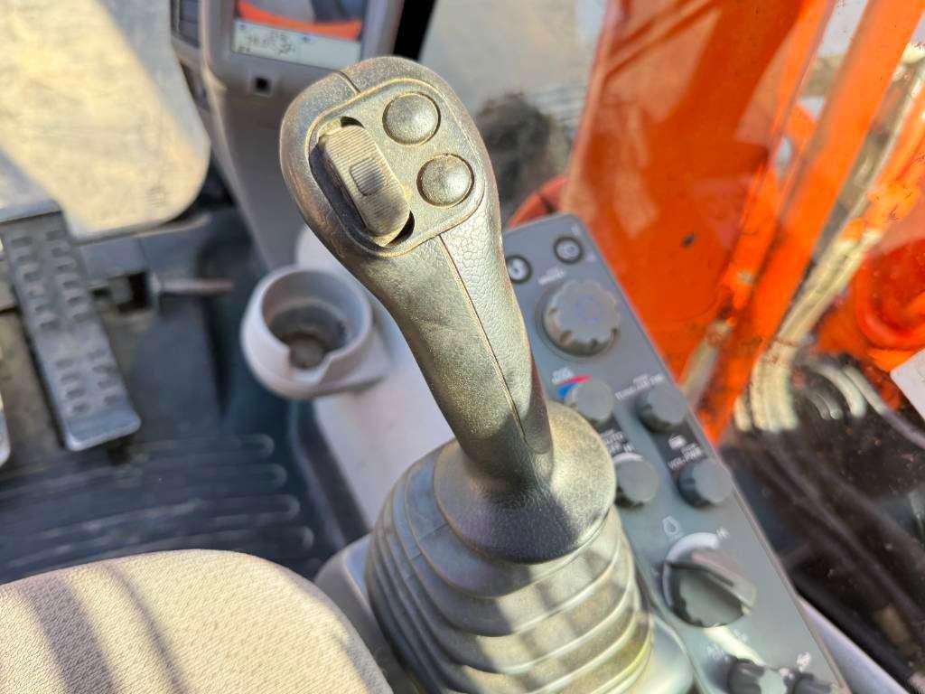 Hitachi ZX350LC-6 - Hammer Lines / Automatic Greasing Photo 11