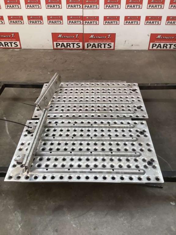 Bulkhead for Volvo FH16 550 6x4 Photo 3