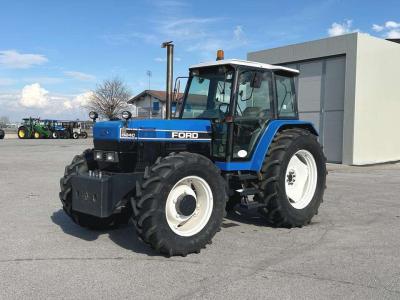 Ford 8240 4x4 sold by Massucco T. Srl