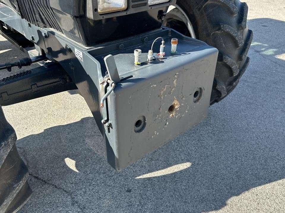 Ford 8240 4x4 Photo 6