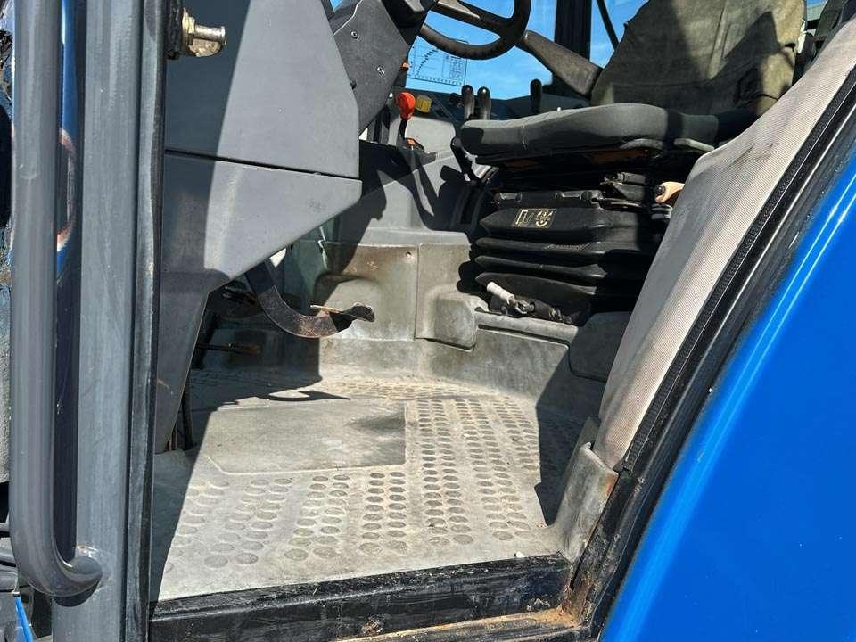 Ford 8240 4x4 Photo 9