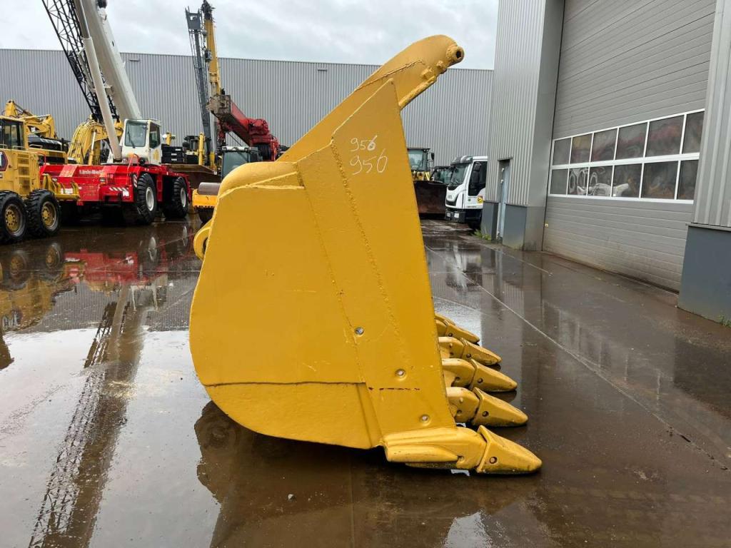 Caterpillar Bucket 990 Photo 5