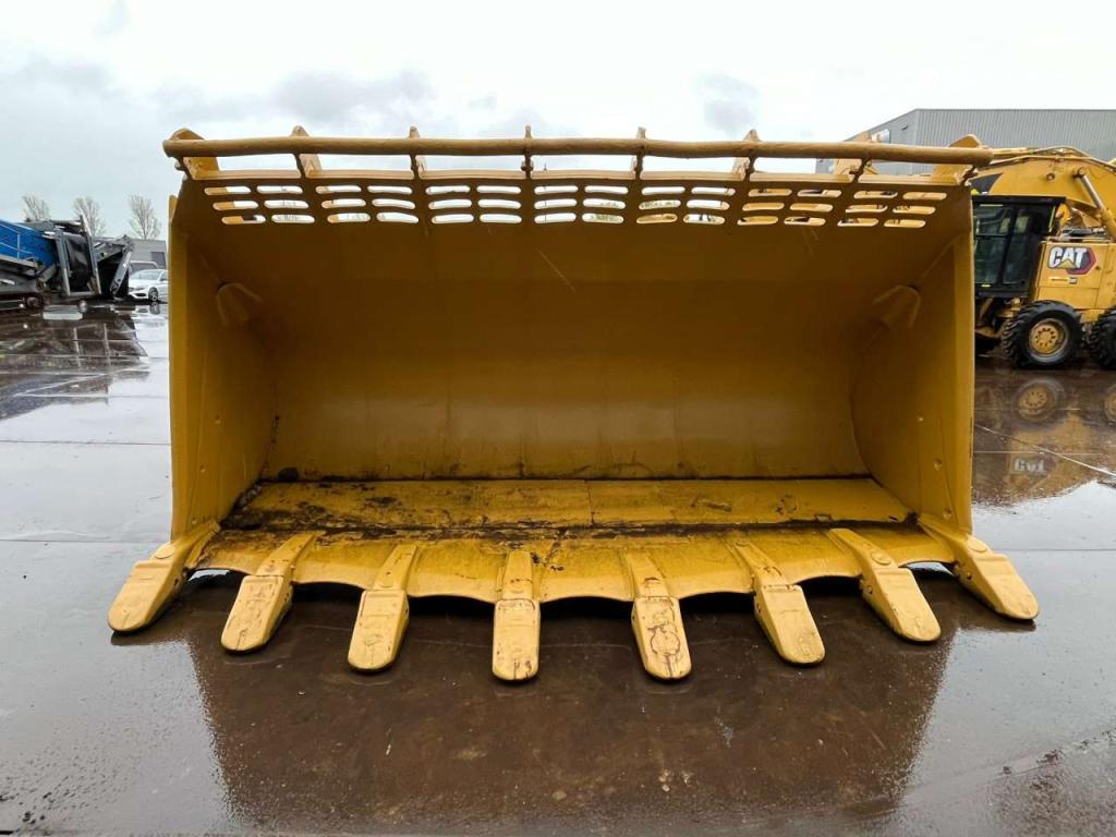 Caterpillar Bucket 990 Photo 6