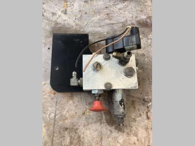 Servo-operated valve for JLG LIFT 450 AJ sold by Massucco T. Srl Area Ricambi
