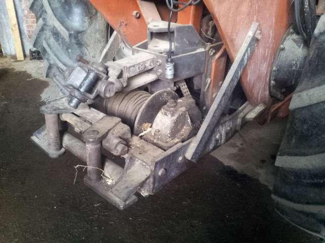 Winch on platform Photo 2
