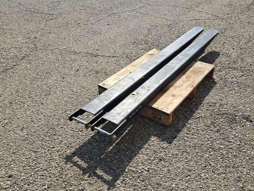 Terex - Genie Telescopic handler forks Photo 2