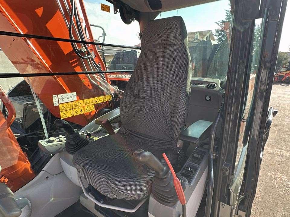 Hitachi ZX300LCNT-6 Photo 15