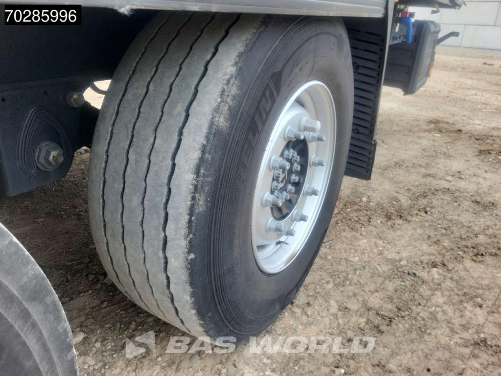 Krone SD Hardwood Lift Axle Photo 18