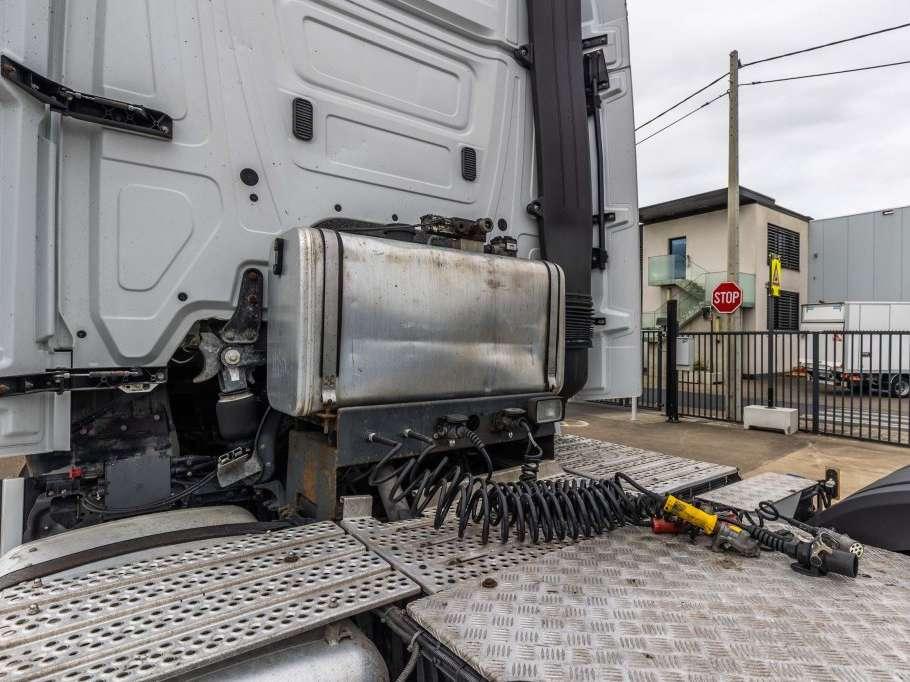 Mercedes-Benz ACTROS 2646 LS + HYDR. Photo 10