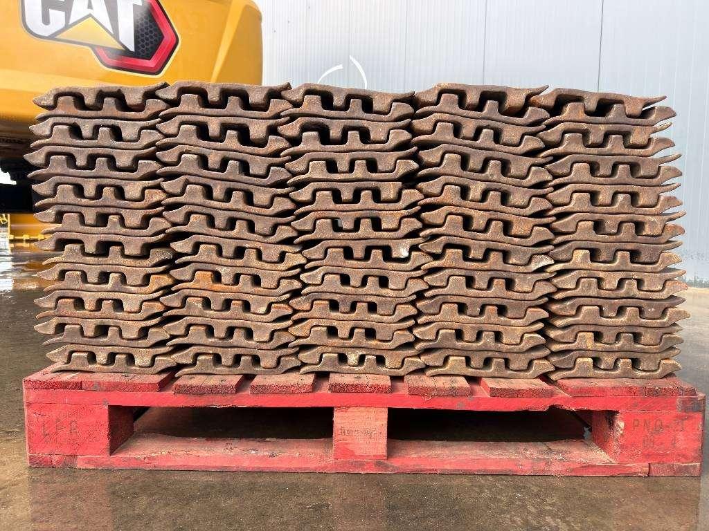 Caterpillar 326 / 329 / 330 | Triple grouser 900mm Photo 3