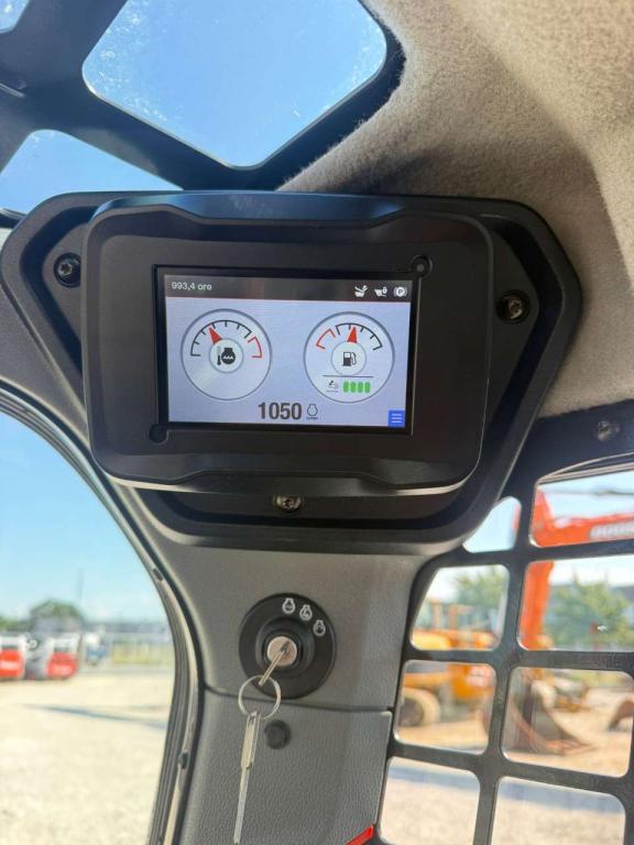 Bobcat T86 Photo 10