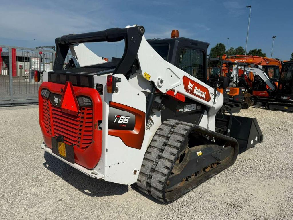 Bobcat T86 Photo 3