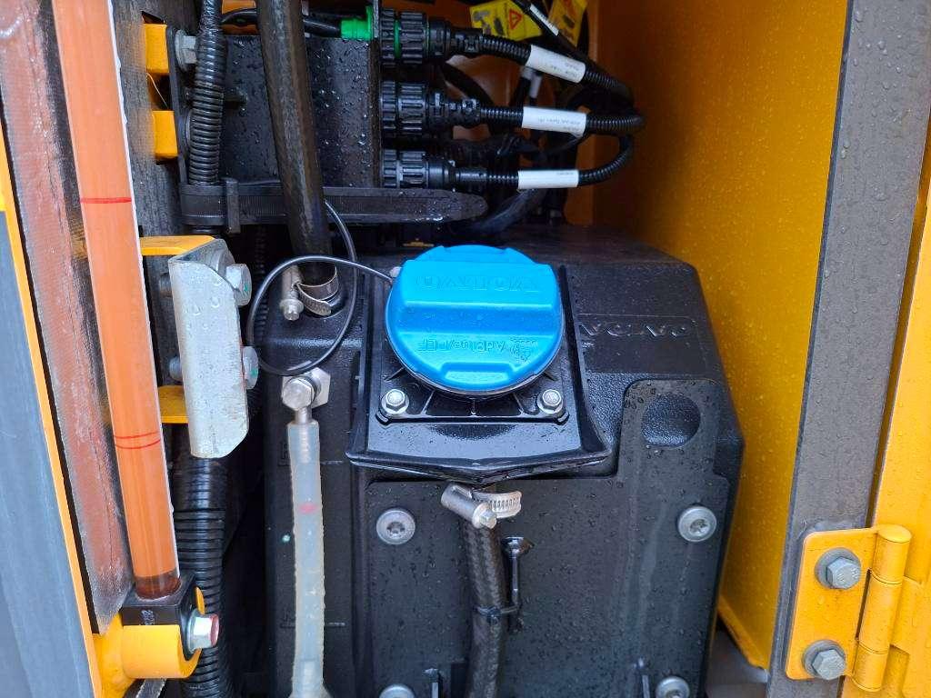 Volvo EC230FL5 Photo 17