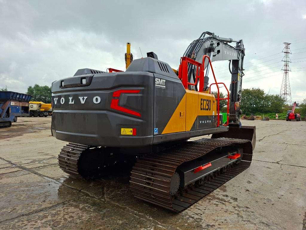 Volvo EC230FL5 Photo 5
