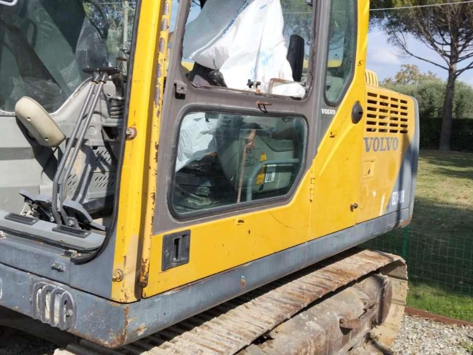 Volvo EC140B Photo 10