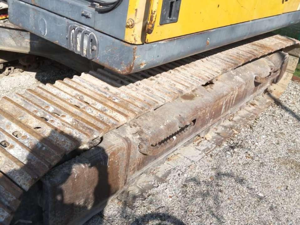 Volvo EC140B Photo 5