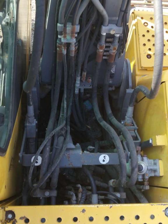 Volvo EC140B Photo 7