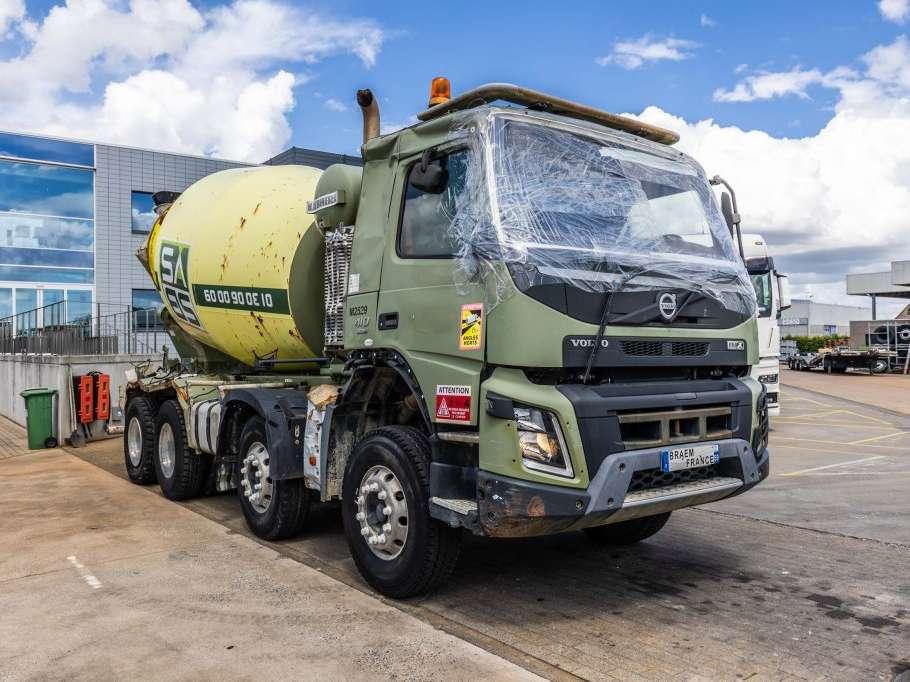 Volvo FMX 410+LIEBHERR Photo 7