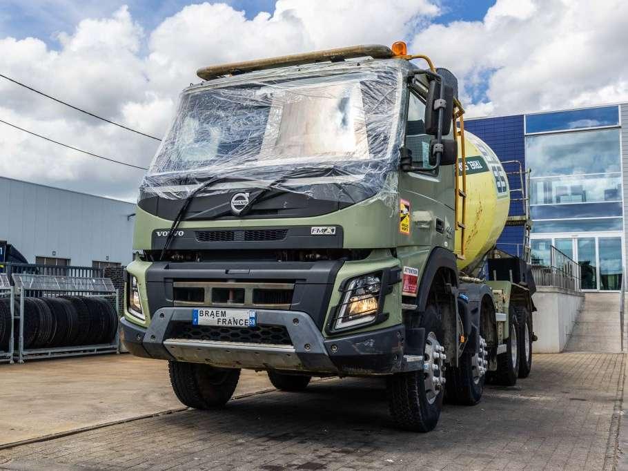 Volvo FMX 410+LIEBHERR Photo 8