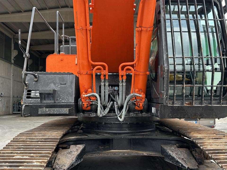Hitachi ZX470LCH-5B Photo 10