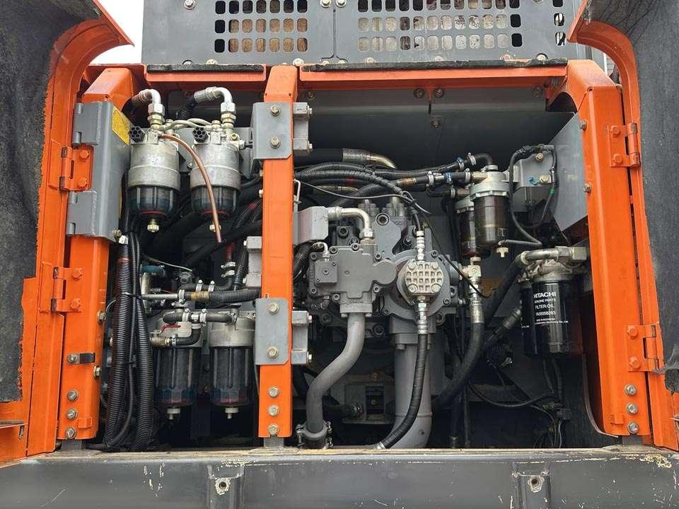 Hitachi ZX470LCH-5B Photo 12