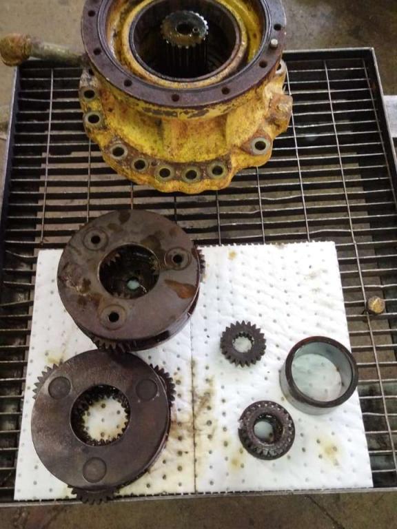 Swing drive for Caterpillar 312 B Photo 5