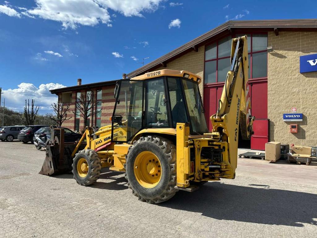 Komatsu WB97R Photo 11