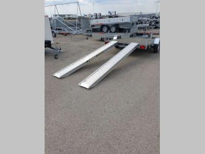 Coppia di rampe in alluminio Lunghezza 2.500 mm - Portata 2.950 kg sold by Progetto Rampe