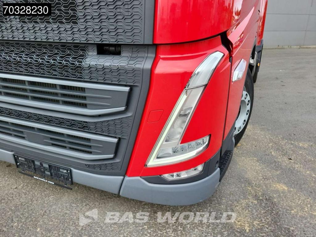 Volvo FH 460 4X2 Mega XL 2x Tanks ACC Navi Photo 10
