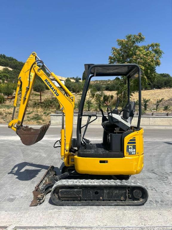 Komatsu PC 16R-3HS Photo 5